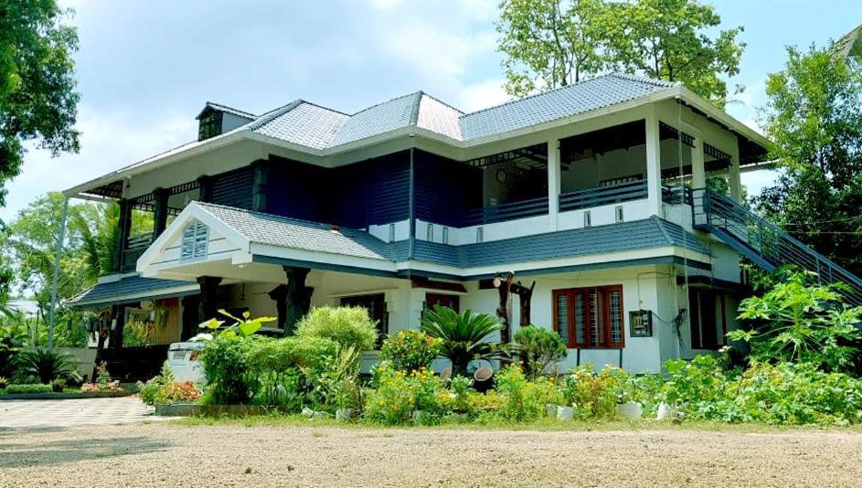 Brothers Homestay Alappuzha Extérieur photo